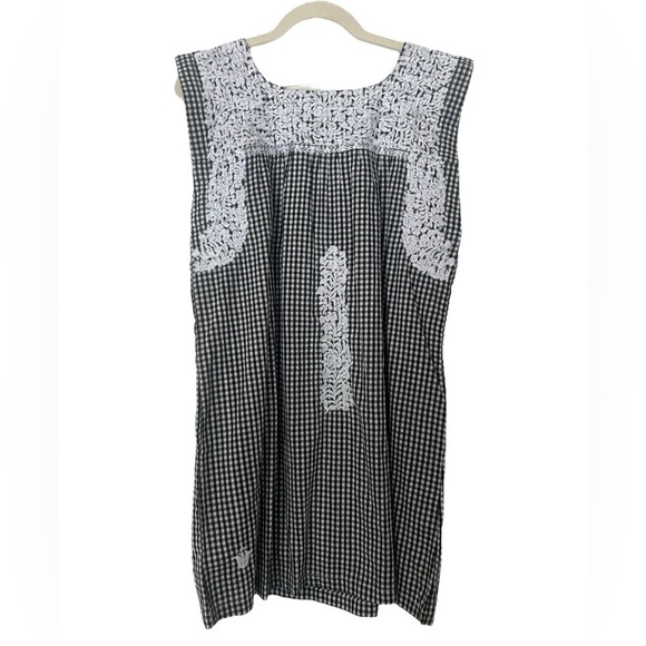J. Marie Dresses & Skirts - J. Marie Gingham Embroidered Dress